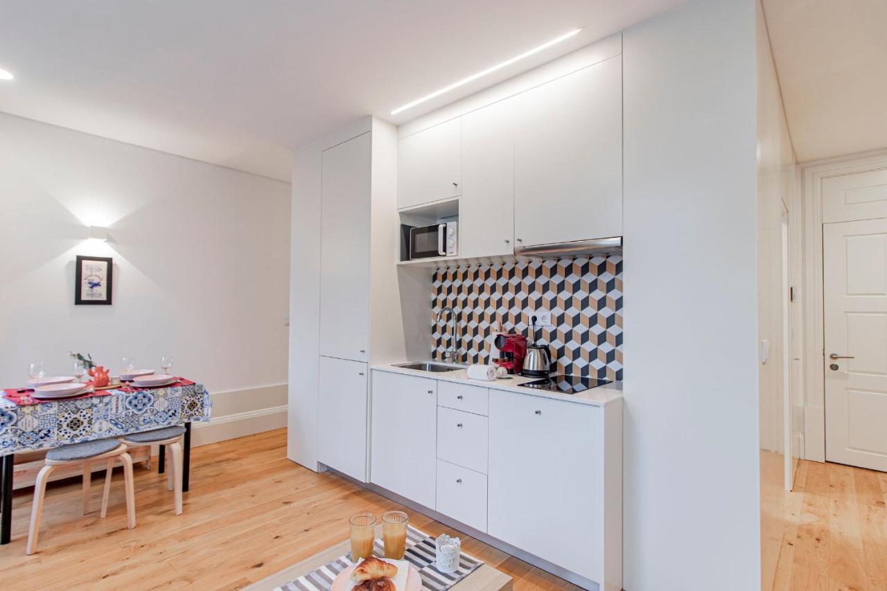Sweet Studio Apartment W/ Big Balcony By Lovelystay ポルト エクステリア 写真