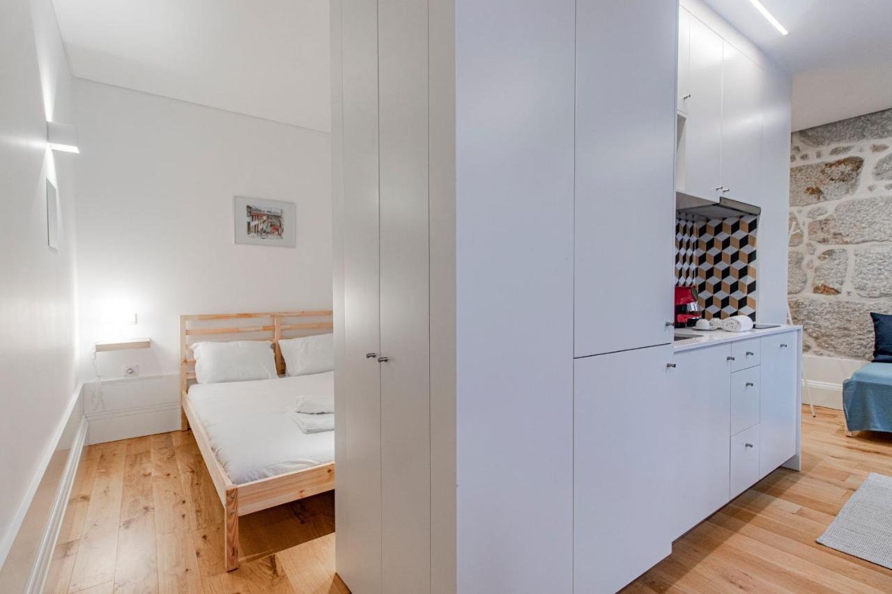 Sweet Studio Apartment W/ Big Balcony By Lovelystay ポルト エクステリア 写真